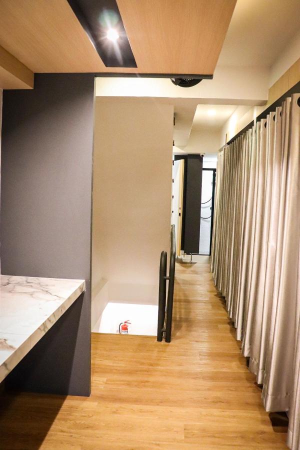 W2 Hostel Чиангмай Екстериор снимка