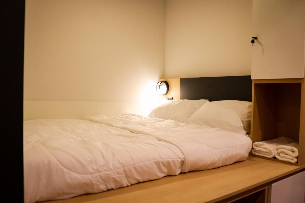 W2 Hostel Чиангмай Екстериор снимка