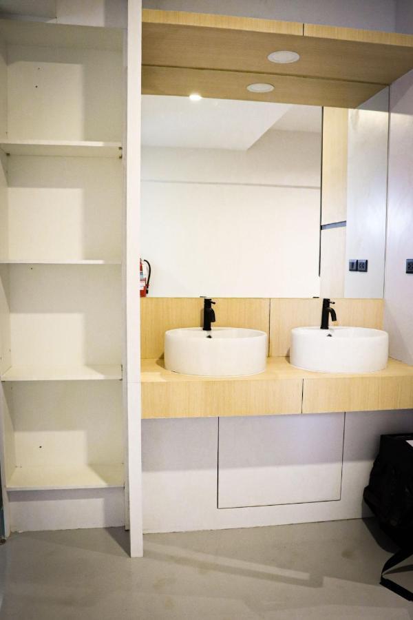 W2 Hostel Чиангмай Екстериор снимка