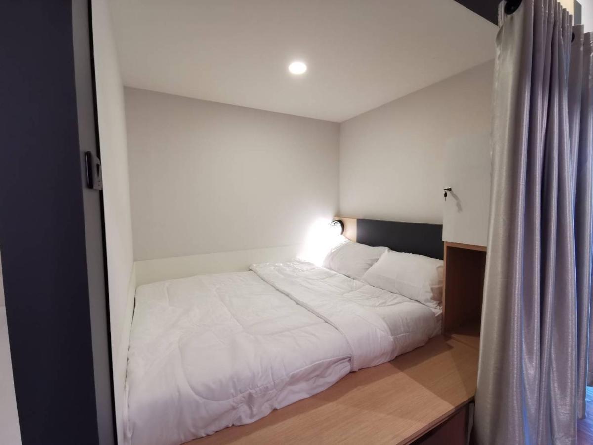 W2 Hostel Чиангмай Екстериор снимка